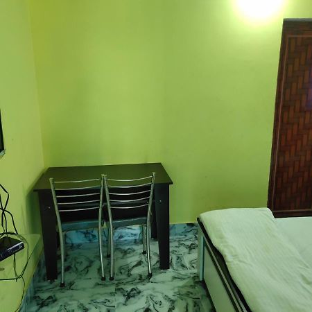 Radha Rani Lodge 西里古里 外观 照片