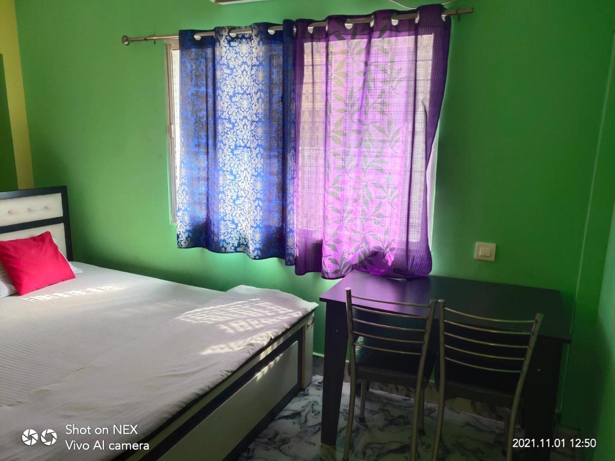 Radha Rani Lodge 西里古里 外观 照片