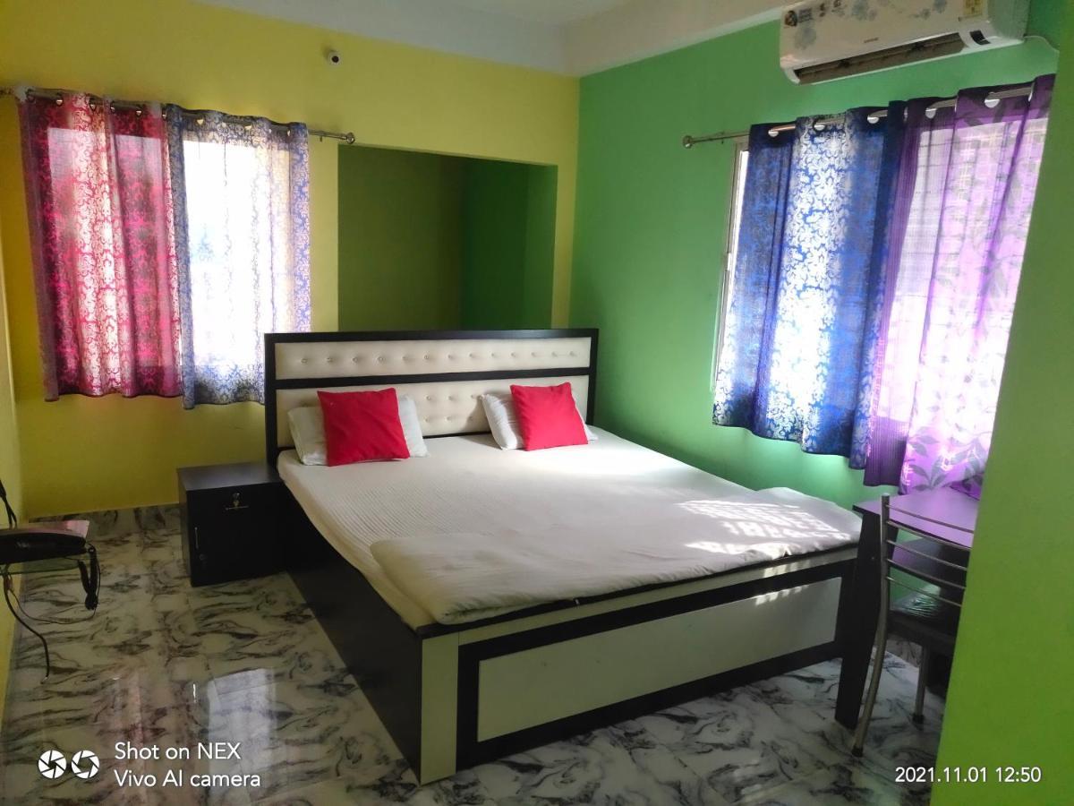 Radha Rani Lodge 西里古里 外观 照片