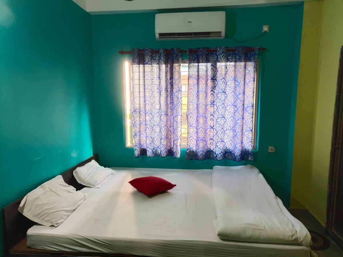 Radha Rani Lodge 西里古里 外观 照片