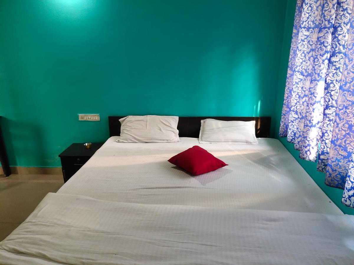 Radha Rani Lodge 西里古里 外观 照片